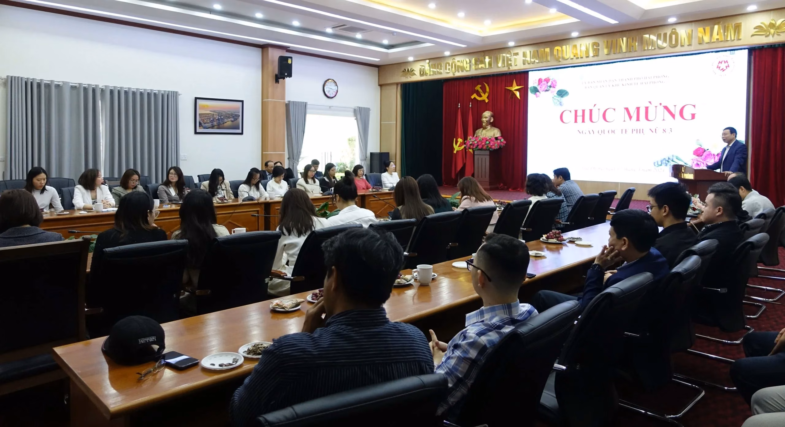Ban Quản lý Khu Kinh tế Hải&nbsp;Phòng gặp mặt kỷ niệm 114 năm ngày Quốc tế Phụ nữ 8/3