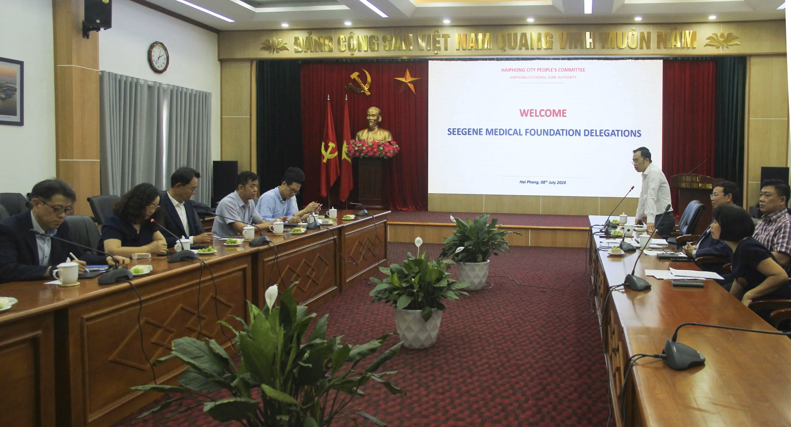 Tập Đoàn Seegene Medical Foundation đến thăm và trao đổi với Ban Quản lý Khu Kinh tế Hải&nbsp;Phòng về hợp tác đầu tư xây dựng Trung tâm Lab và đào tạo nhân lực  chuyên sâu lĩnh vực Y Dược tại Thành phố Hải&nbsp;Phòng.