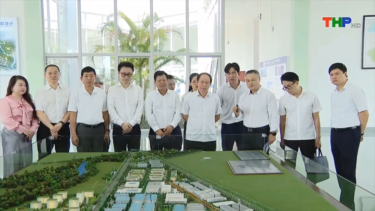 Đồng chí Bí thư Thành ủy Hải&nbsp;Phòng làm việc tại Công ty Thâm Việt  Khu Công nghiệp An Dương