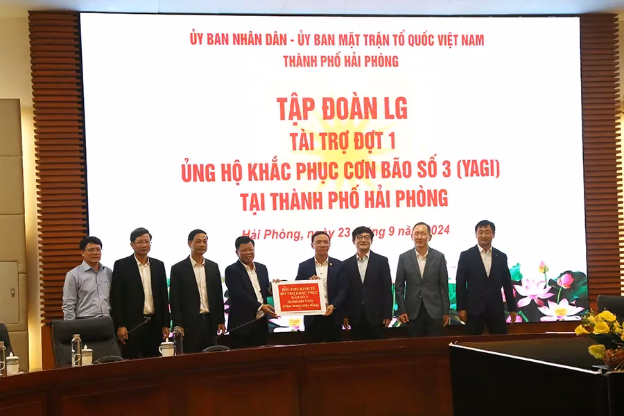 Tập đoàn LG tài trợ Đợt 1 ủng hộ thành phố 7 tỷ 500 triệu đồng khắc phục thiệt hại do cơn Bão số 3