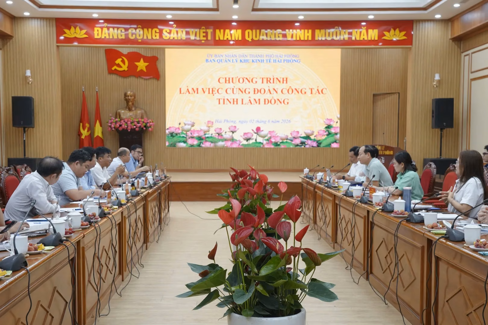 BAN QUẢN LÝ KHU KINH TẾ HẢI&nbsp;PHÒNG TIẾP ĐÓN VÀ LÀM VIỆC VỚI ĐOÀN CÔNG TÁC BAN QUẢN LÝ CÁC KHU CÔNG NGHIỆP TỈNH LÂM ĐỒNG